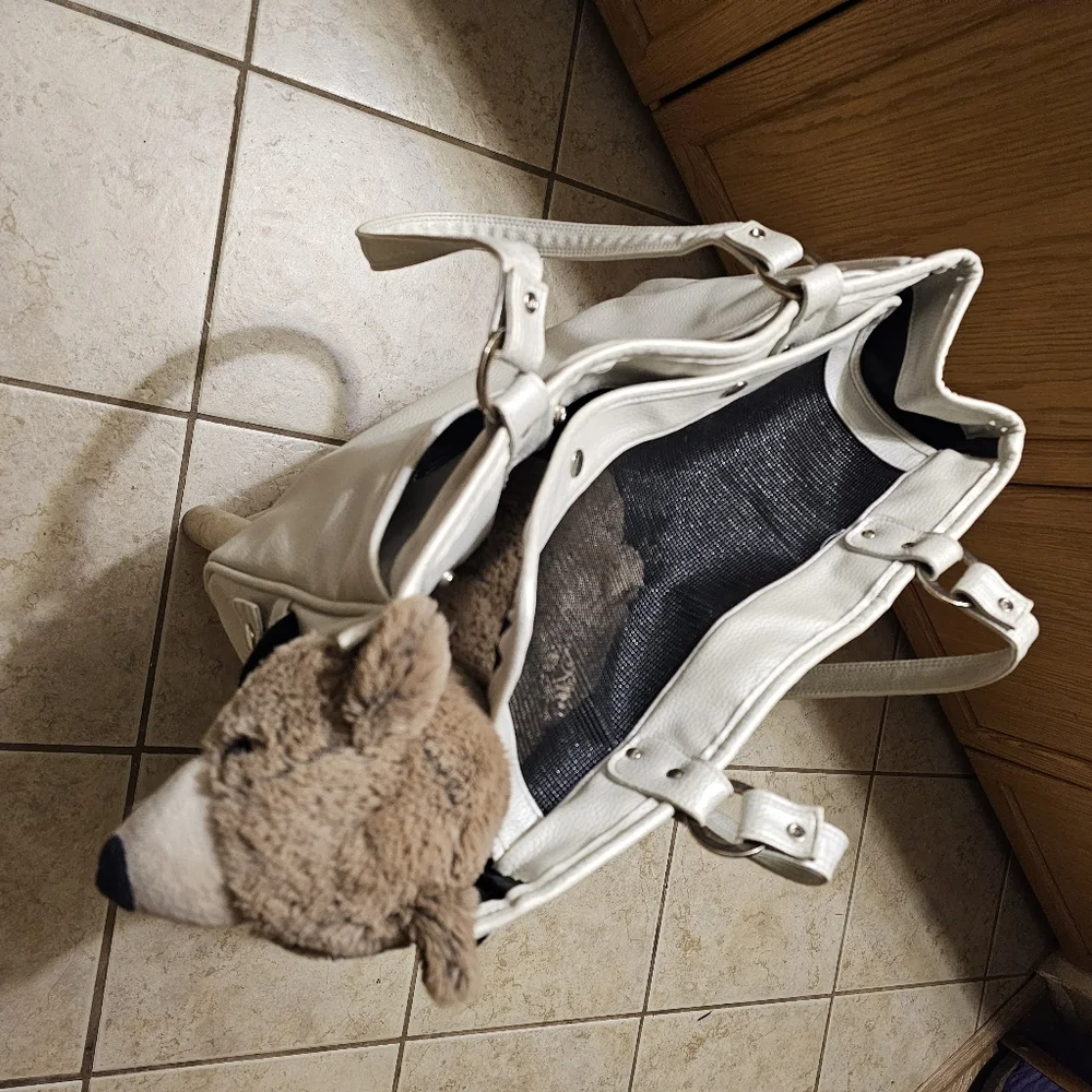 Petote large dog carrier. Metallic cream color